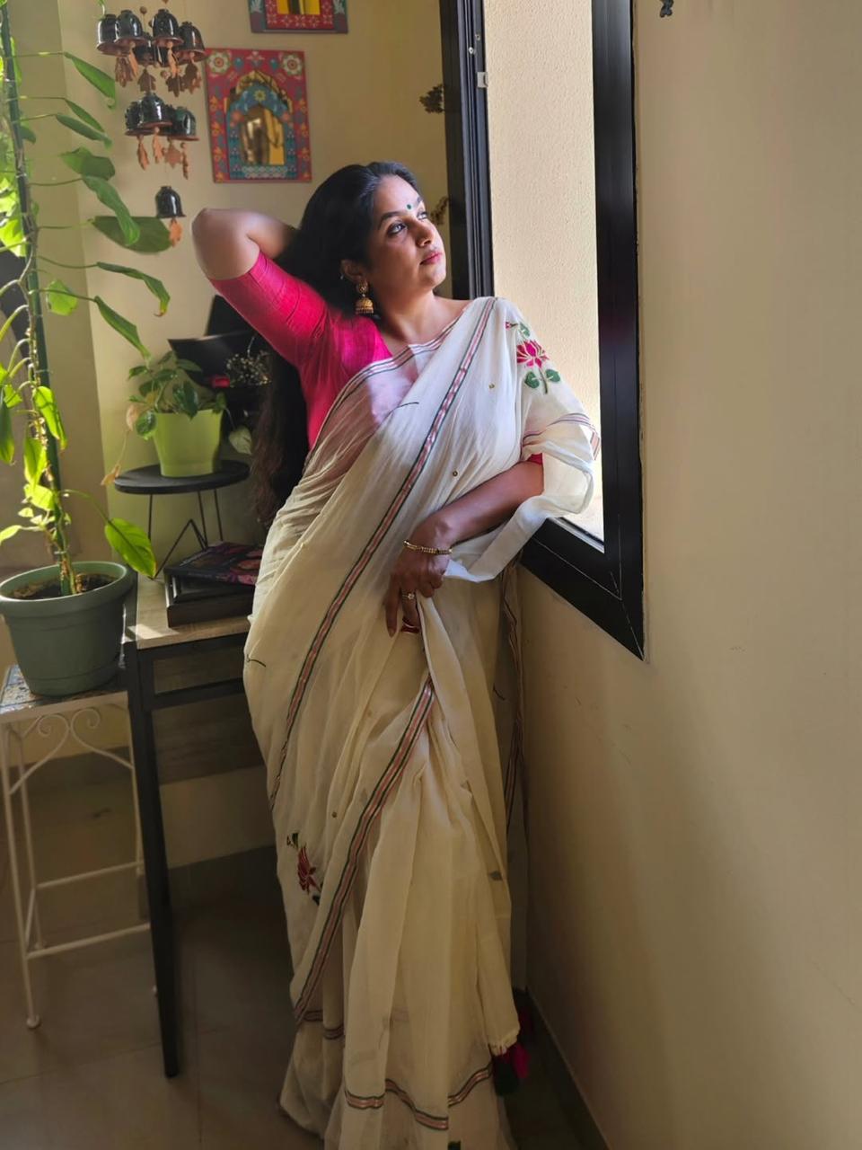 Cream White Embroidery Mulmul Cotton Saree for Women | Soft & Lightweight Ethnic Wear
